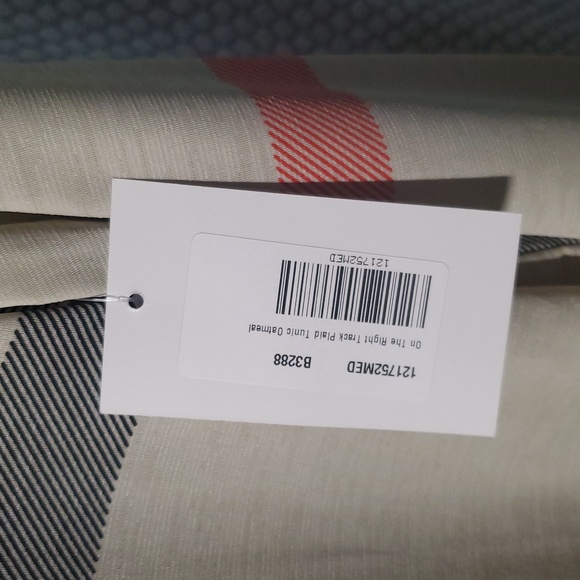 Pink Lily V-Neck Top - Picture 4 of 8